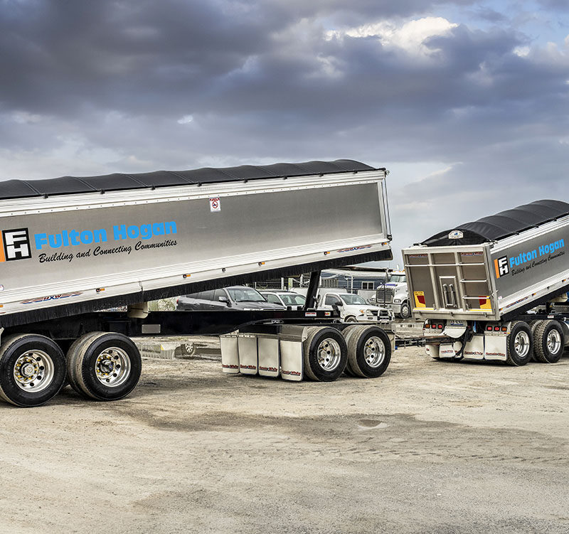 FortySeven Industries Hamelex White truck dog tipper